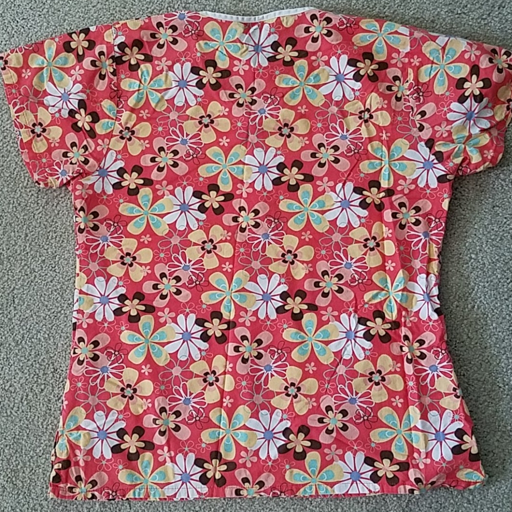 Scrub Top - Picture 4 of 4